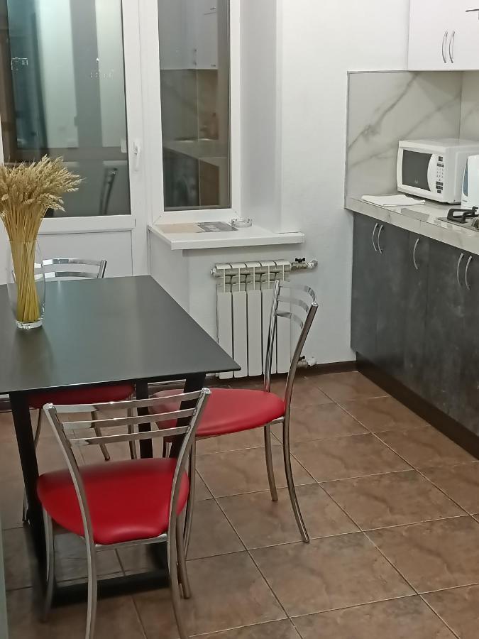 Квартира С Видом На Парк,В Минуте Ходьбы От Акимата,Налоговой, Прокуратуры,Рахмета,Dostyk Mall,Цона Petropavlovsk Ngoại thất bức ảnh